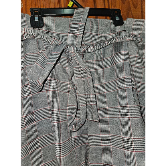 Forever 21 Skort Women's Size 3X Plaid Gray Red - Picture 6 of 11